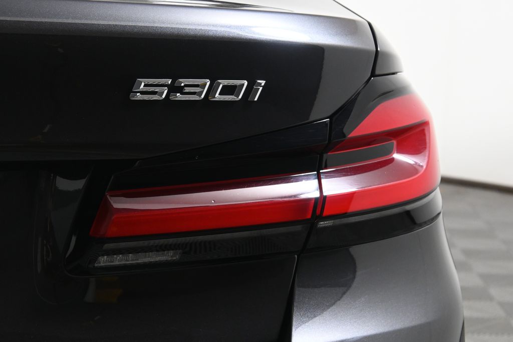 Thumbnail: 2023 BMW 5 Series - 13