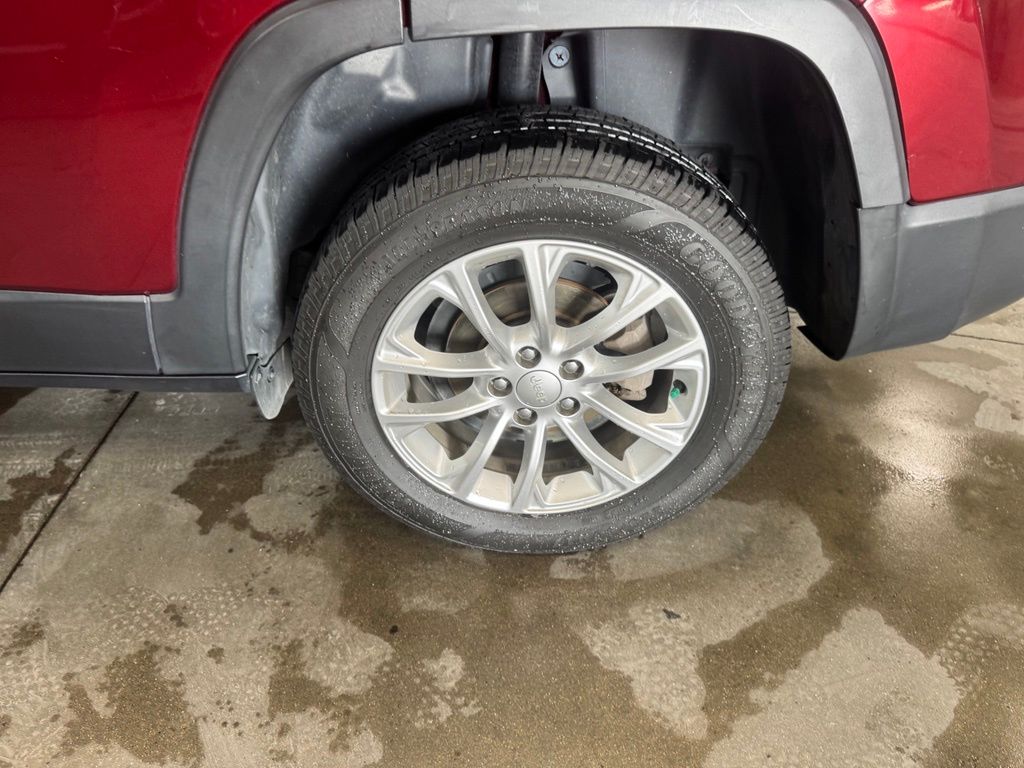Used 2019 Jeep Cherokee SUV