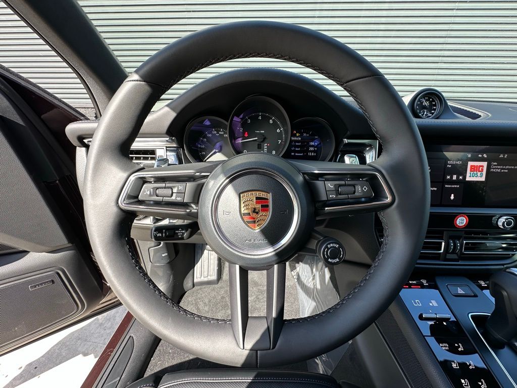 Thumbnail: 2026 Porsche Macan - 15