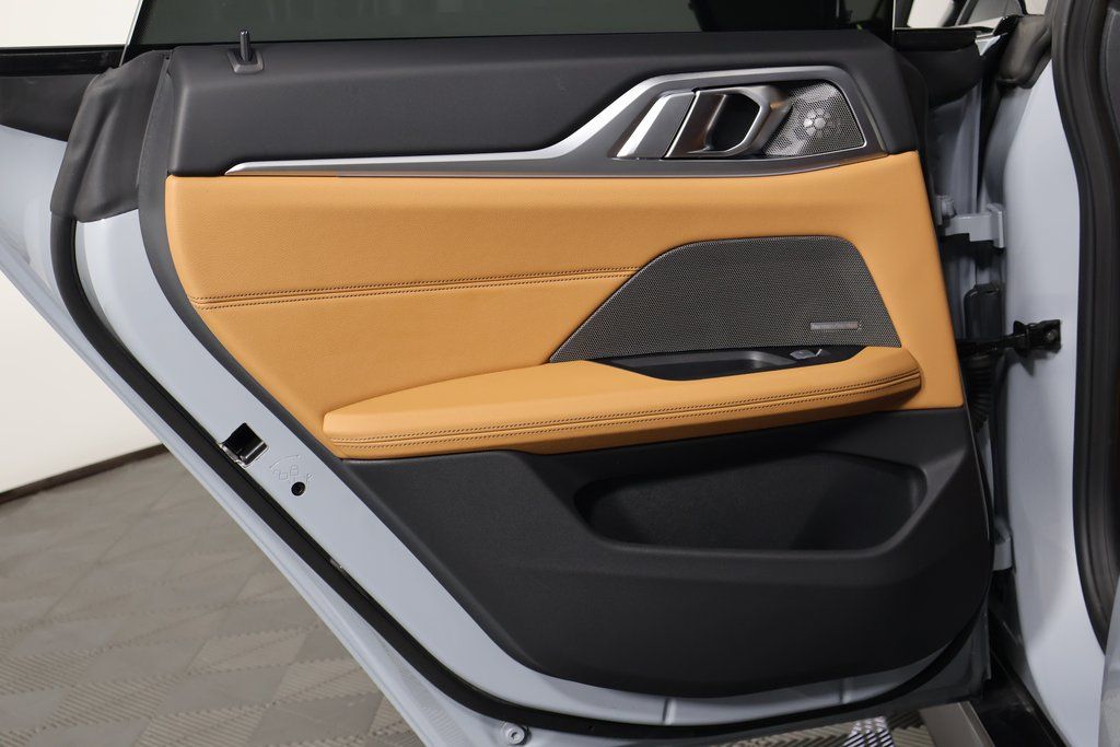 Thumbnail: 2025 BMW i4 - 13