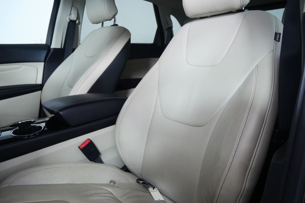 Thumbnail: 2015 Ford Edge - 10