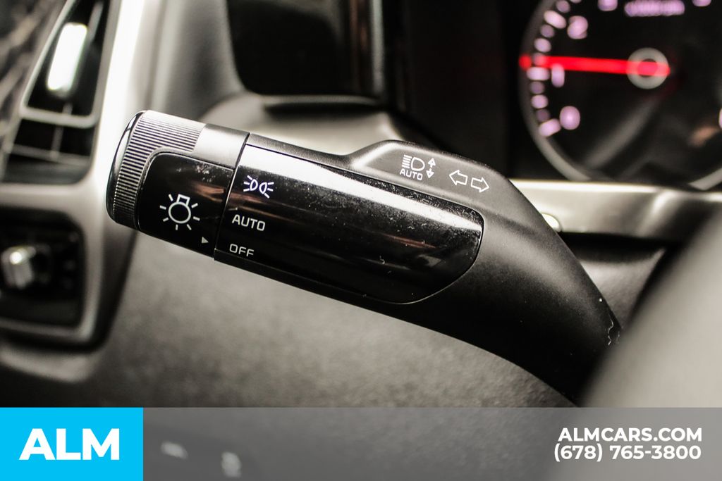 Used 2022 Silver Kia S image 30