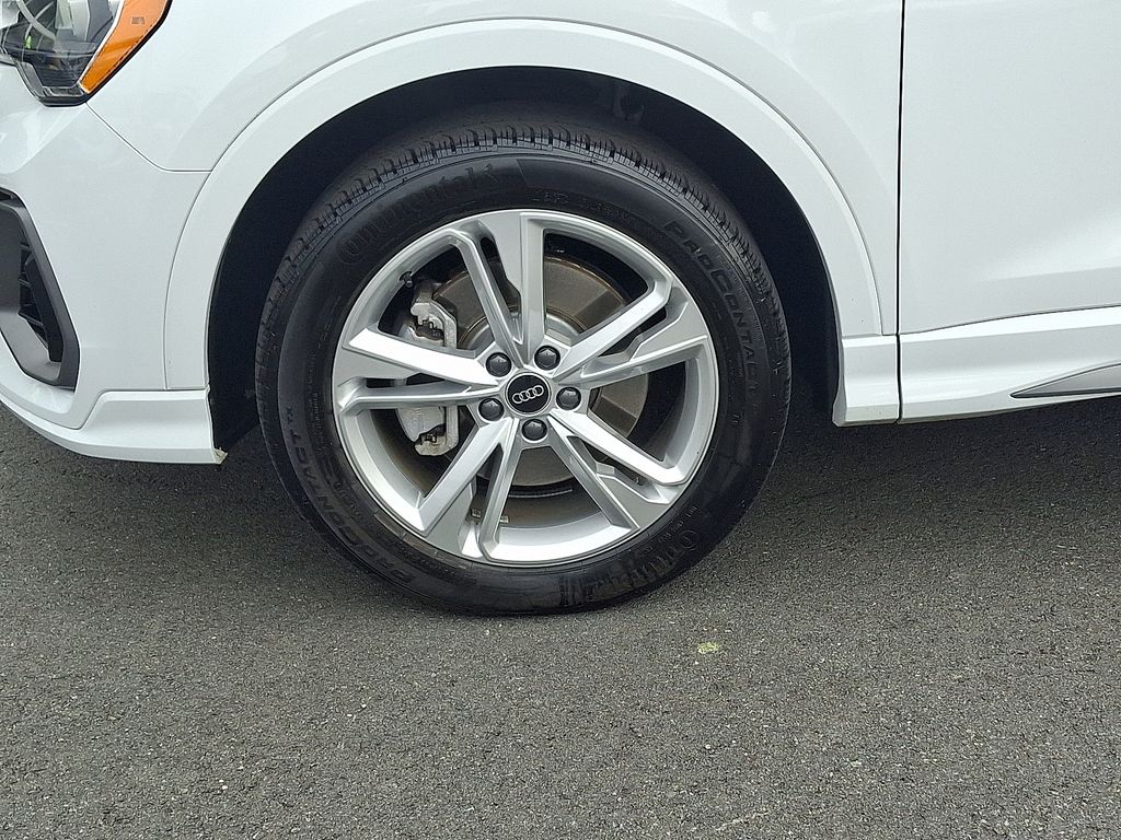 Thumbnail: 2022 Audi Q3 - 8