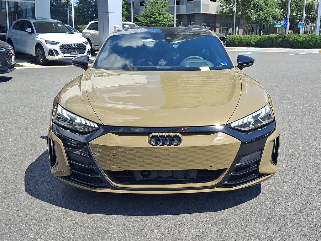 Thumbnail: 2023 Audi e-tron GT - 2