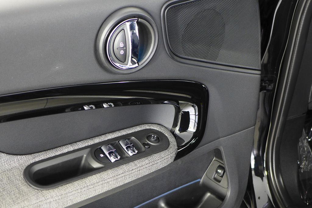 2023 MINI Cooper Countryman Signature 12