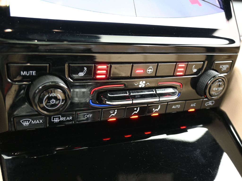 Used 2023 Bright White Clearcoat Jeep Limited image 23