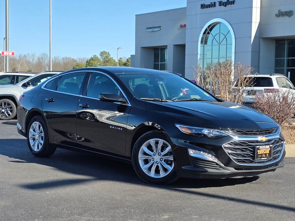 Mosaic Black Metallic 2025 Chevrolet Malibu LT with 1LT FWD Sedan Front-Wheel Drive Continuously Variable Transmission
