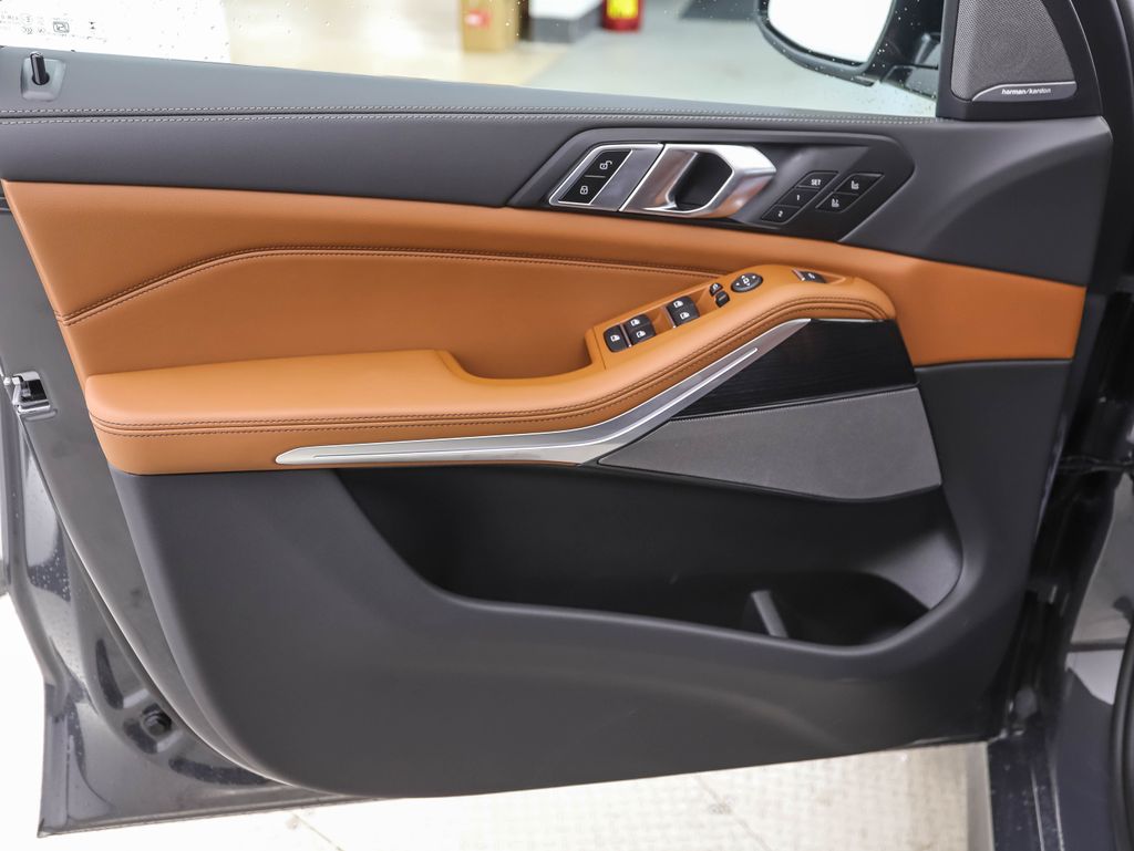 Thumbnail: 2026 BMW X5 - 9