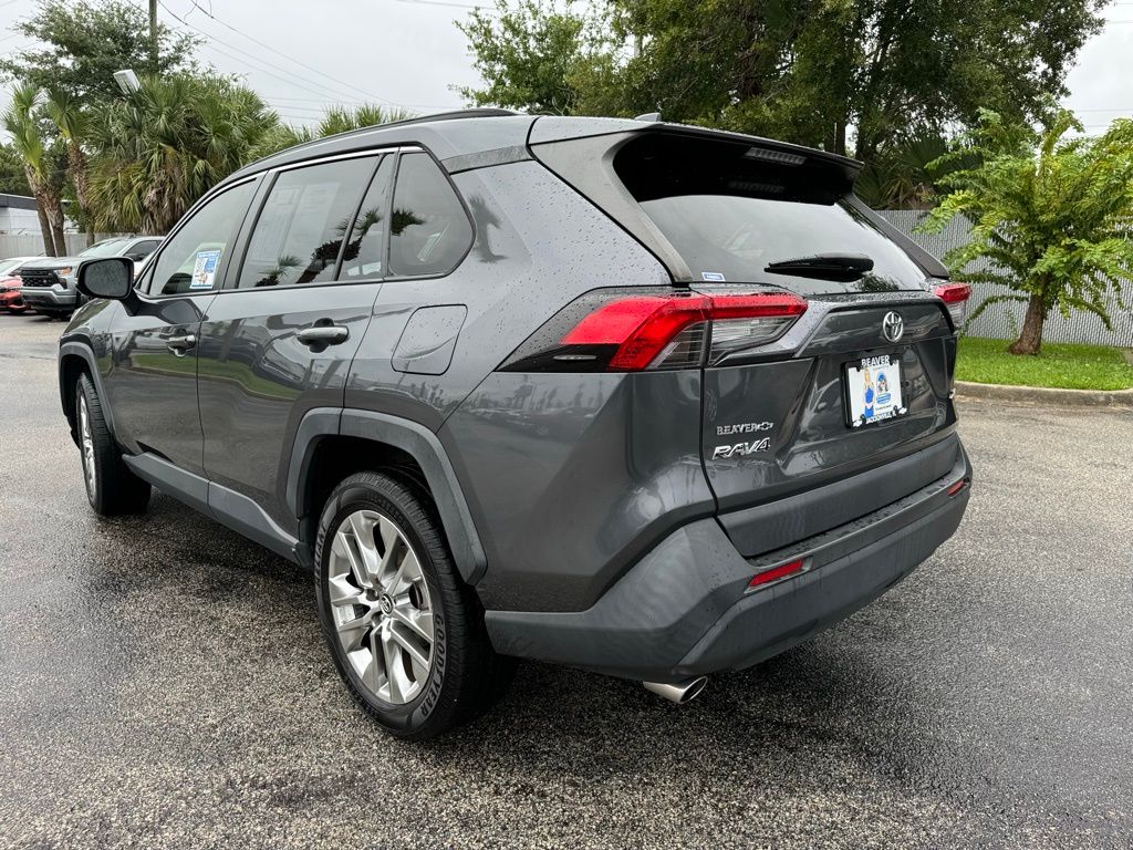 2019 Toyota RAV4 XLE Premium 6