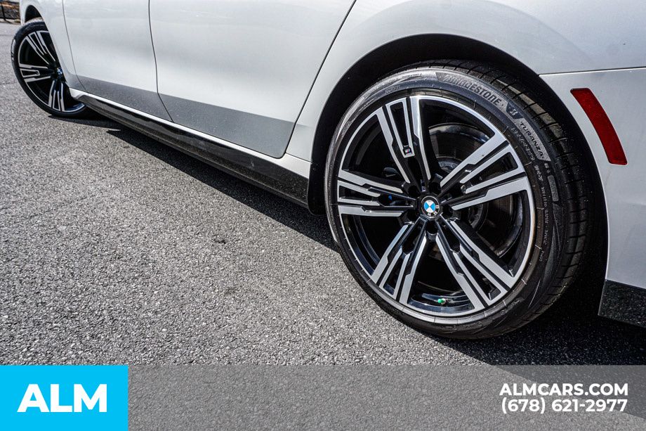Used 2025 White BMW eDrive50 image 17