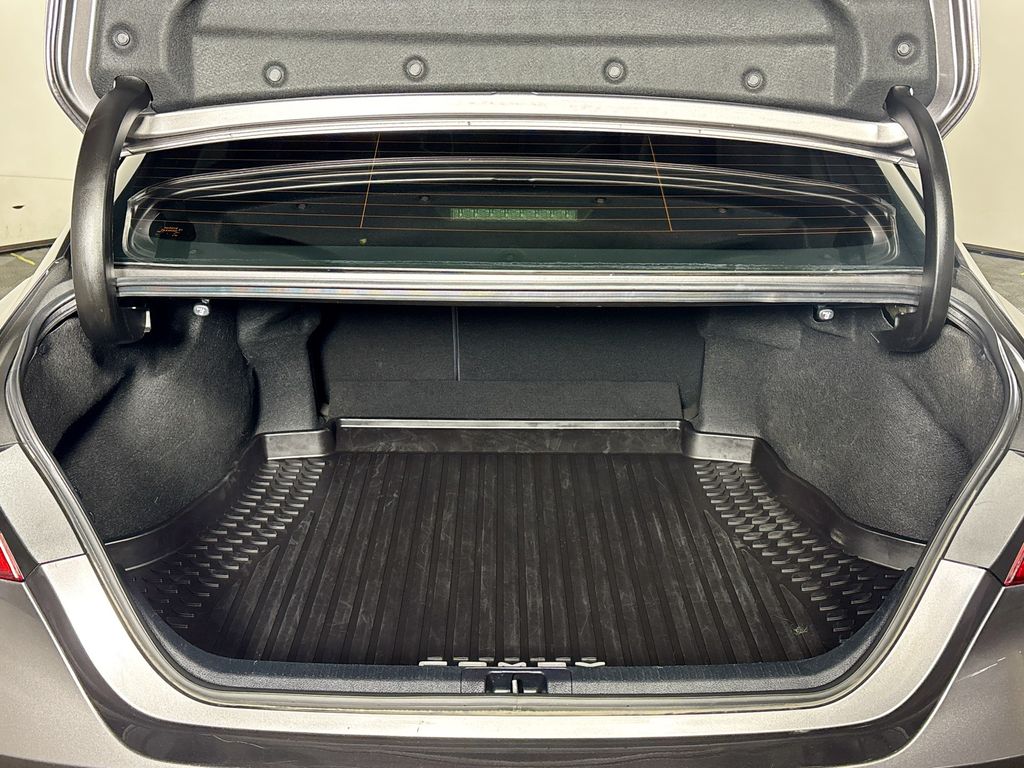 2020 Toyota Camry Hybrid SE