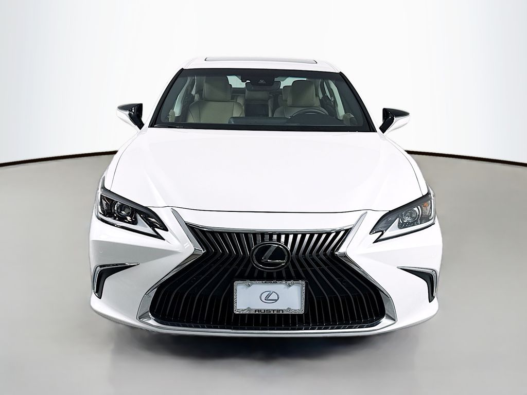 Thumbnail: 2019 Lexus ES - 2
