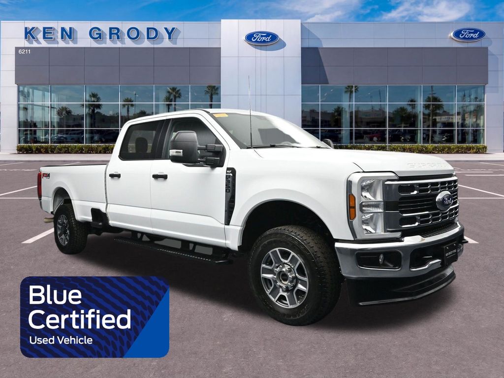 2025 Ford F-350 Super Duty XLT Crew Cab 4WD