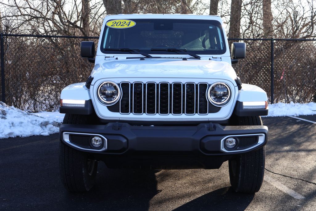 2024 Jeep Wrangler Sahara 2