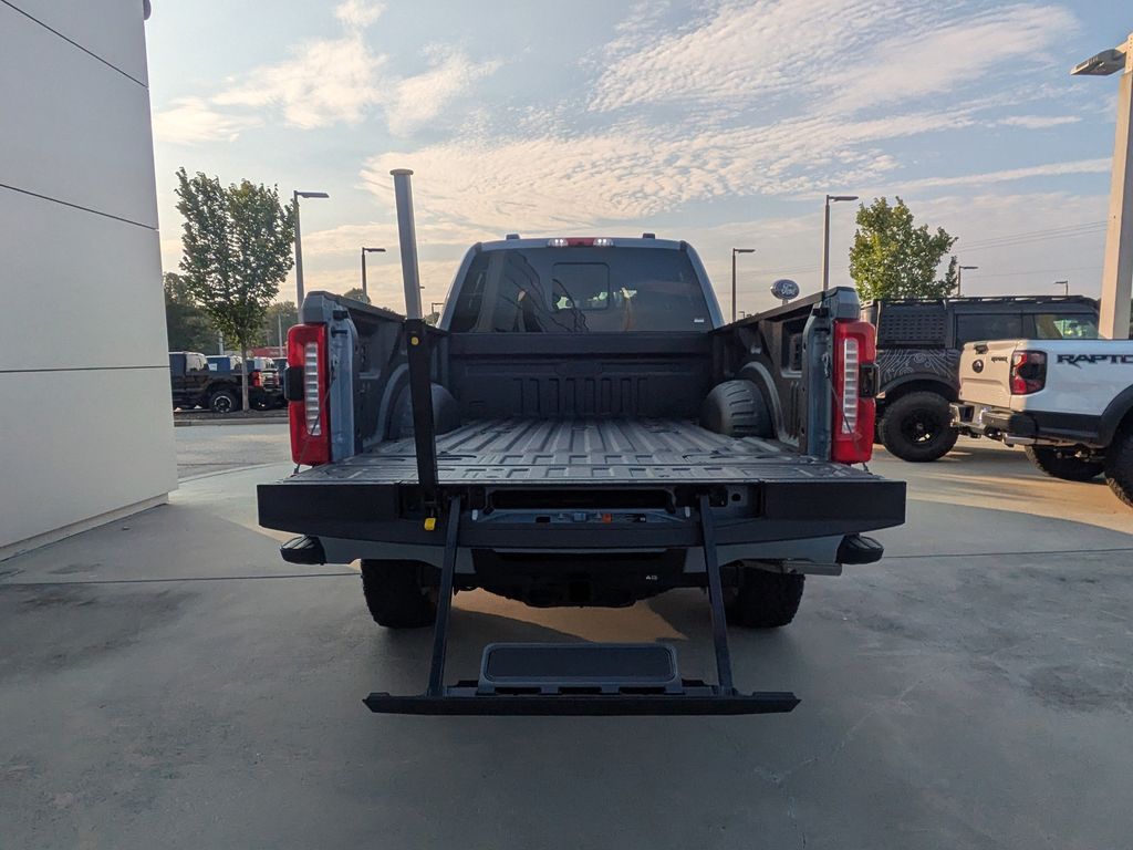 2026 Ford F-350 Super Duty LARIAT