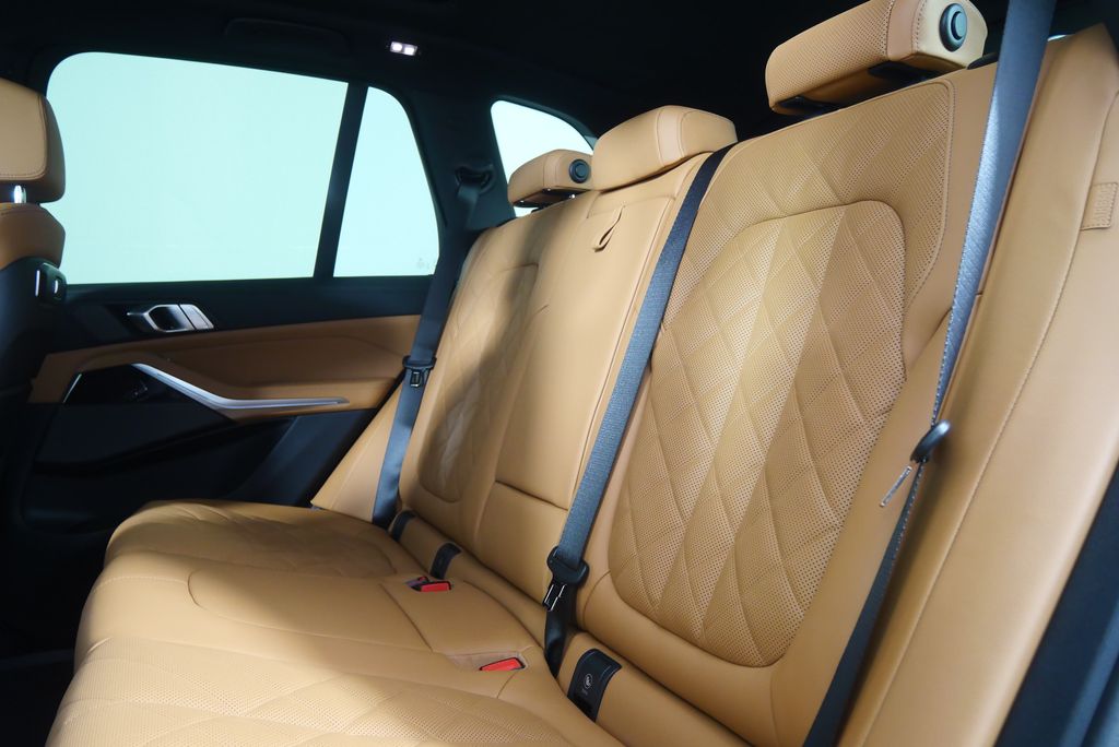 Thumbnail: 2026 BMW X5 - 14