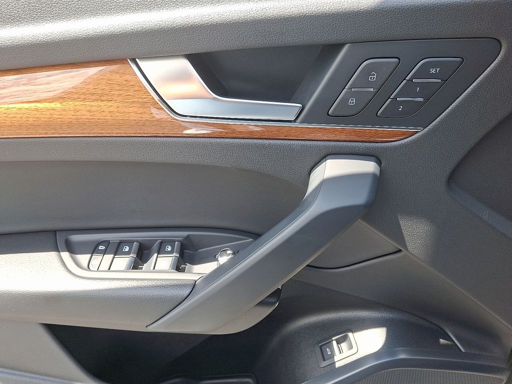 2023 Audi Q5 e Premium 12