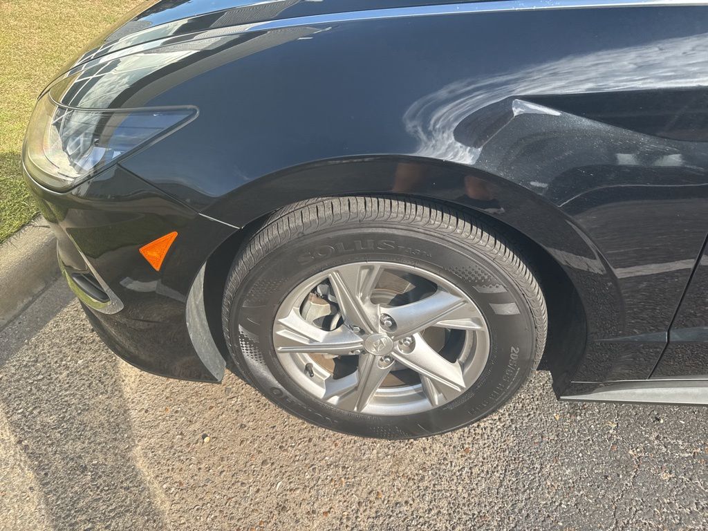 2022 Phantom Black Hyundai Sonata SE FWD Sedan
