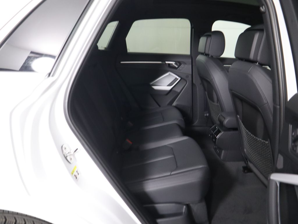 Thumbnail: 2025 Audi Q3 - 23
