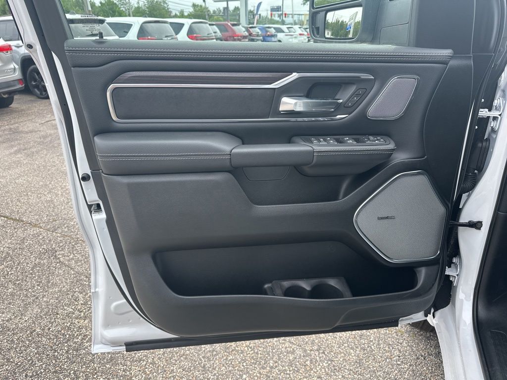 2025 Ram 1500 Laramie photo 10