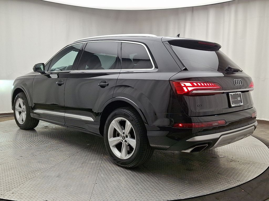 Thumbnail: 2025 Audi Q7 - 6
