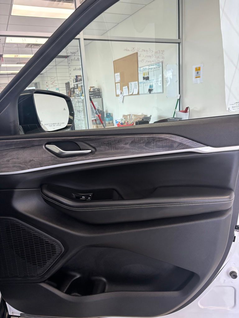 Used 2023 Jeep Grand Cherokee SUV