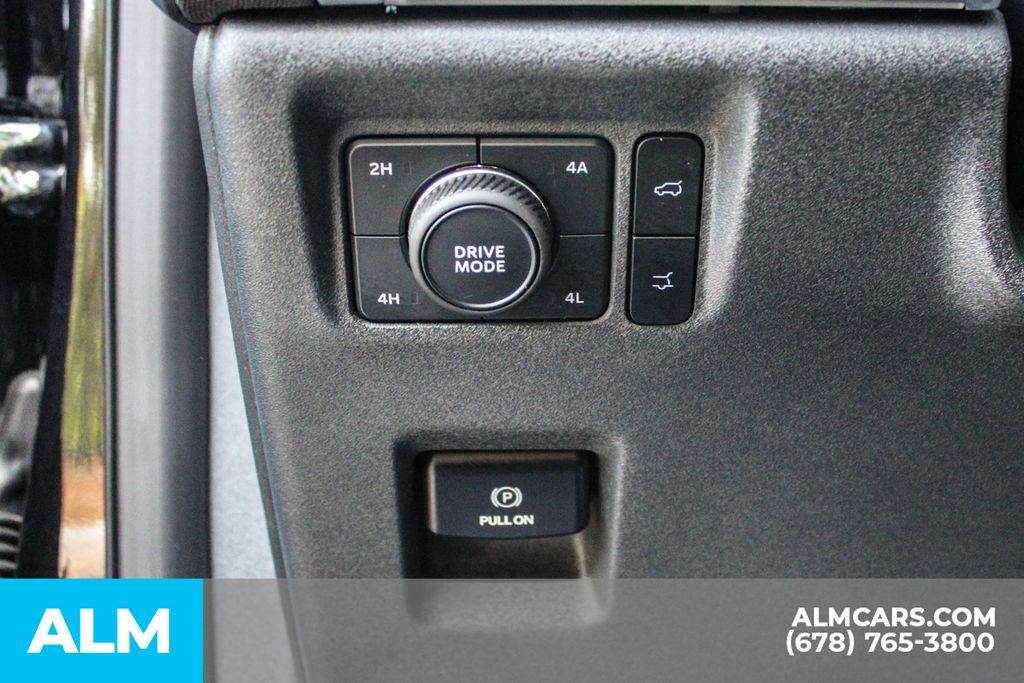 Used 2025 Black Ford Platinum image 32