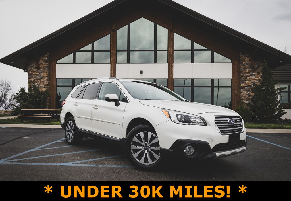 Crystal White Pearl 2017 Subaru Outback 2.5i Touring AWD Wagon All-Wheel Drive Continuously Variable Transmission
