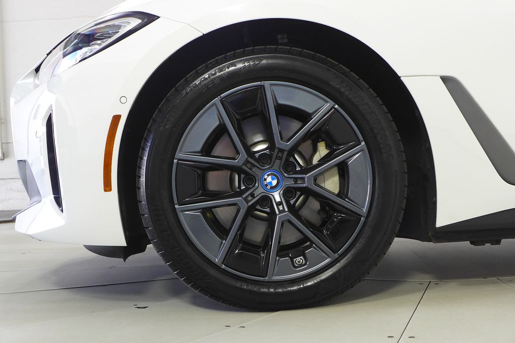 Thumbnail: 2023 BMW i4 - 5