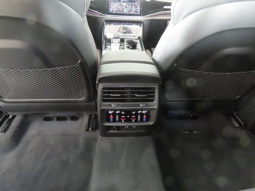 Thumbnail: 2026 Audi RS Q8 - 24