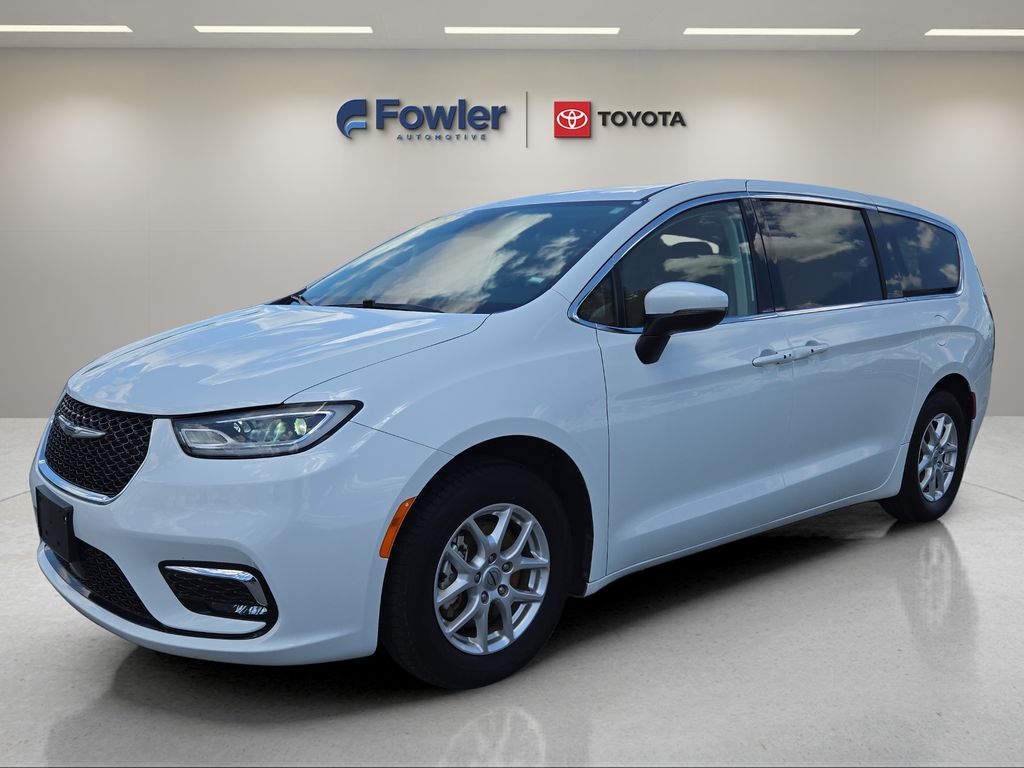 View vehicle photo 7
