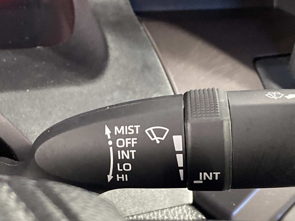 2025 Toyota Tacoma SR5 Ice - Grieco Acura - Image 17
