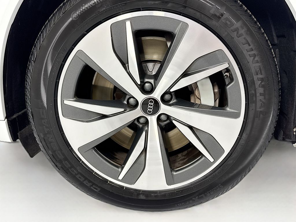 Thumbnail: 2024 Audi Q8 e-tron - 31