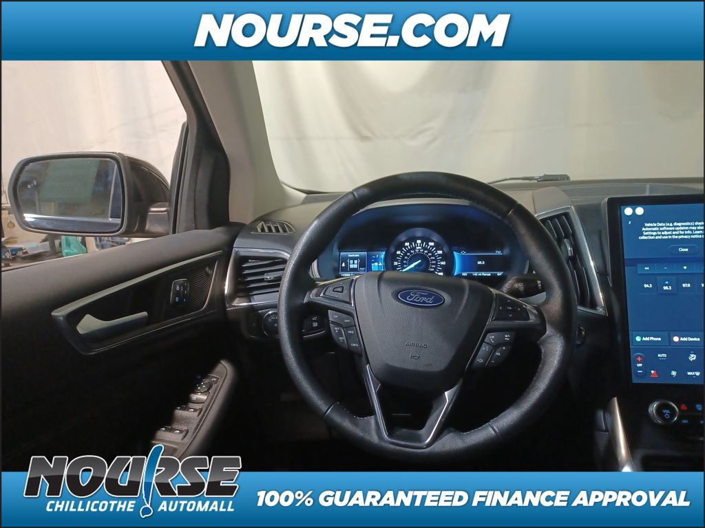 2022 Ford Edge Titanium photo