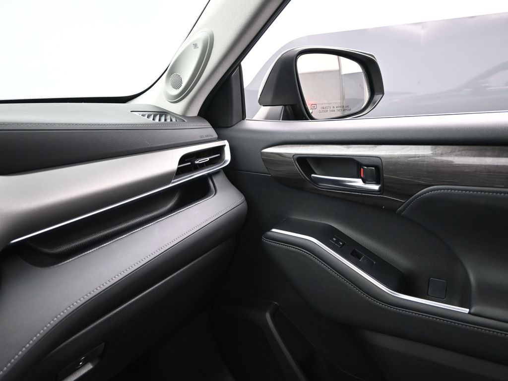 2023 Toyota Highlander Hybrid Limited