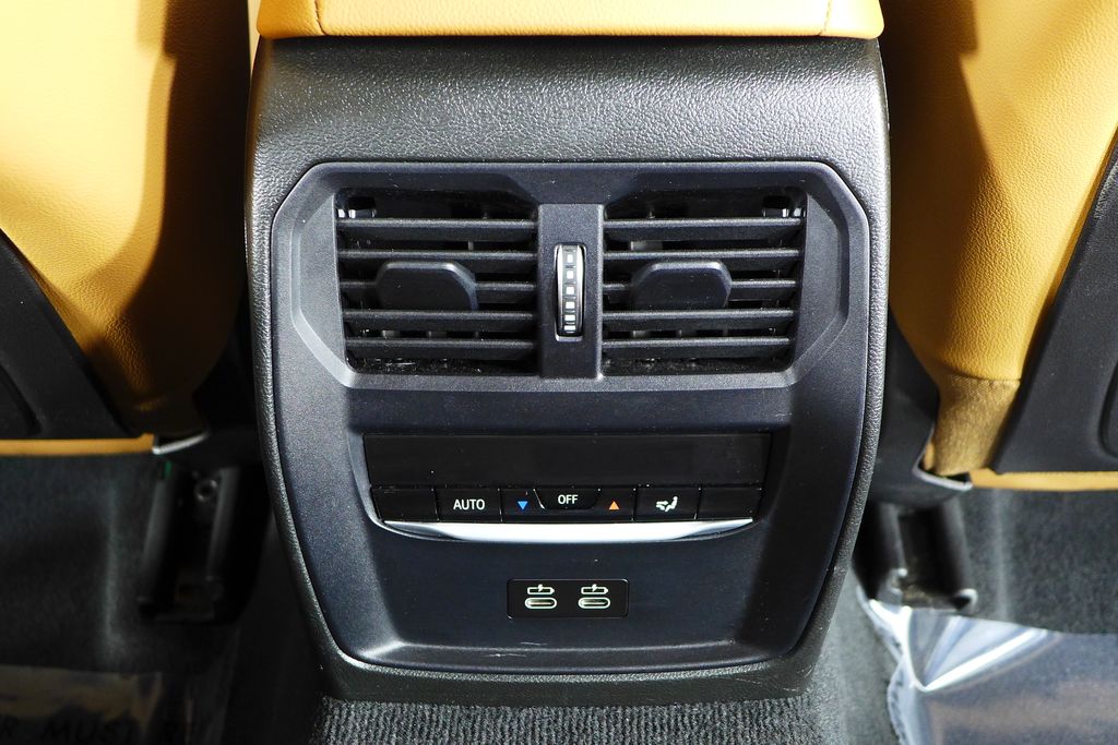 Thumbnail: 2023 BMW 3 Series - 24