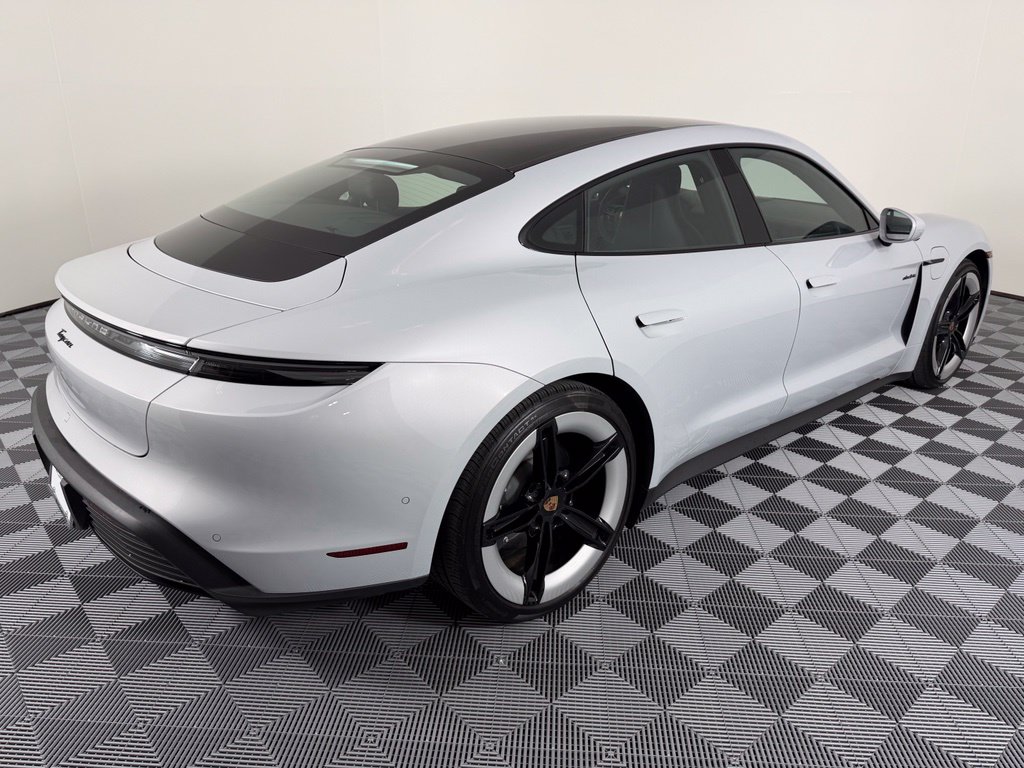 Thumbnail: 2026 Porsche Taycan - 10