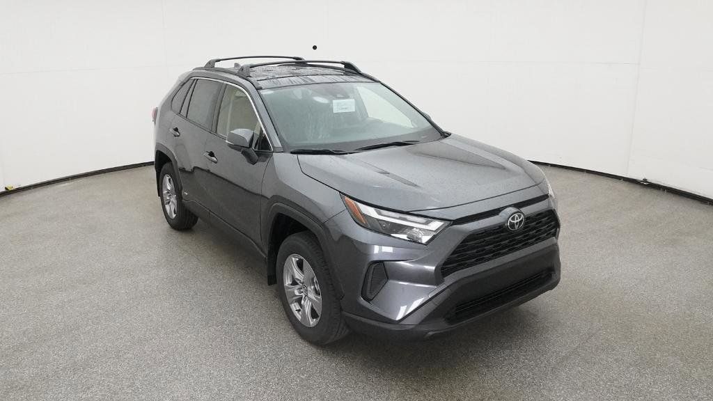 2025 Toyota RAV4 XLE 10