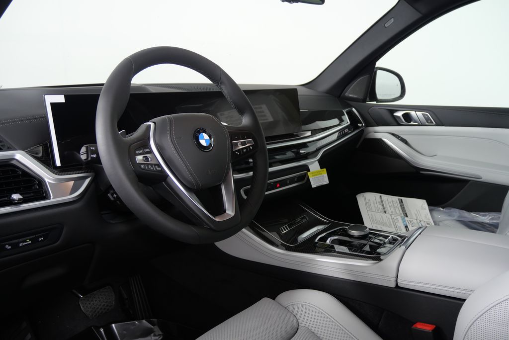 2025 BMW X5 xDrive40i 12