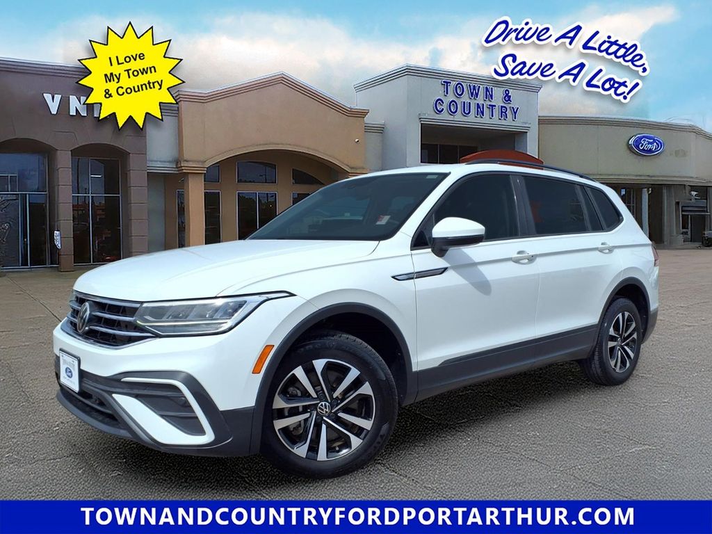 Pure White 2023 Volkswagen Tiguan SUV / Crossover Front-Wheel Drive 8-Speed Automatic