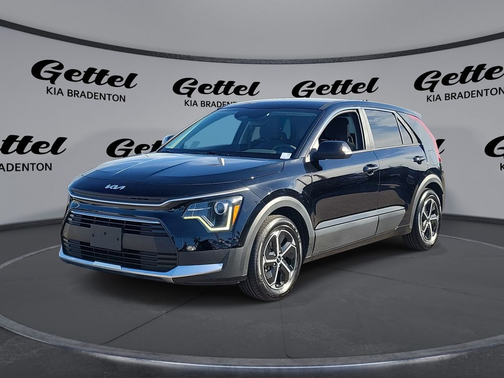 2023 Kia Niro LX's photo