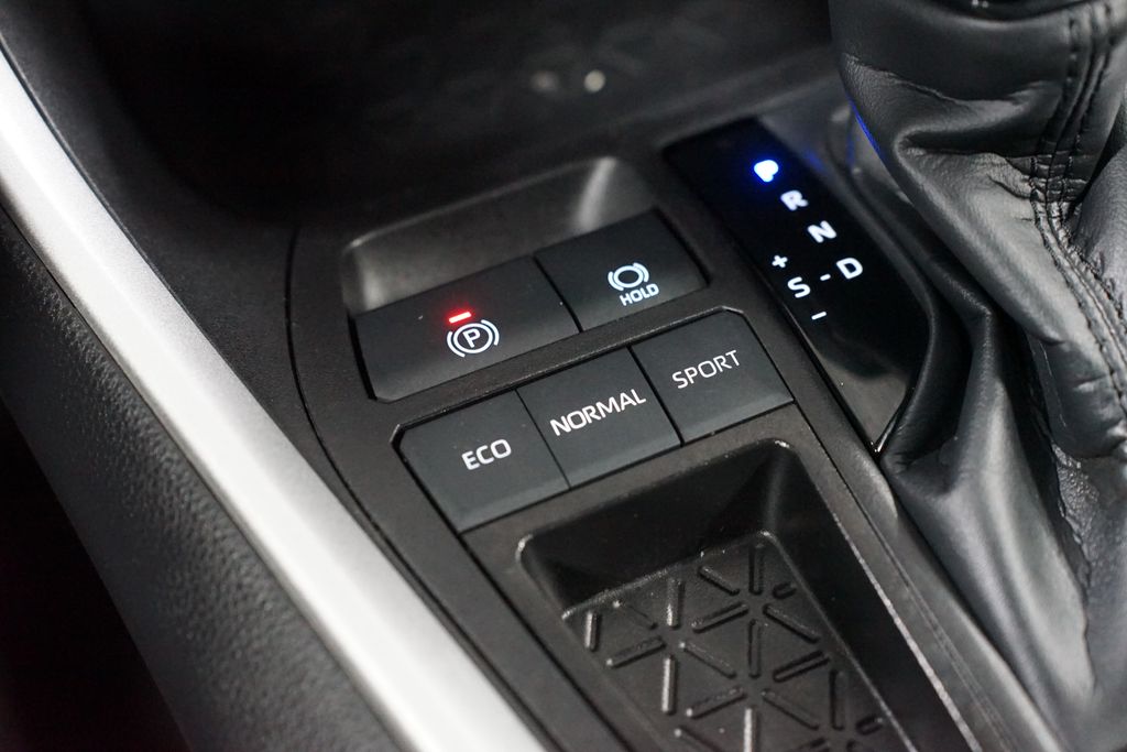 Thumbnail: 2024 Toyota RAV4 - 22