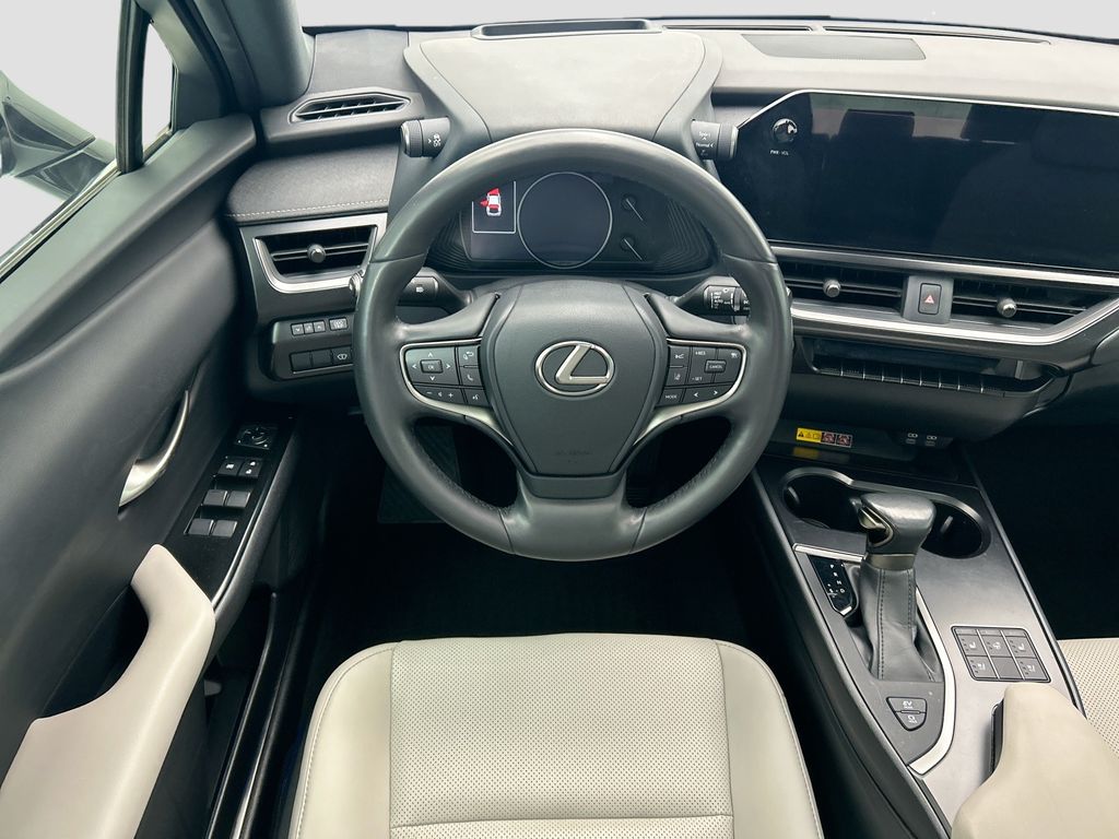 Thumbnail: 2024 Lexus UX - 10