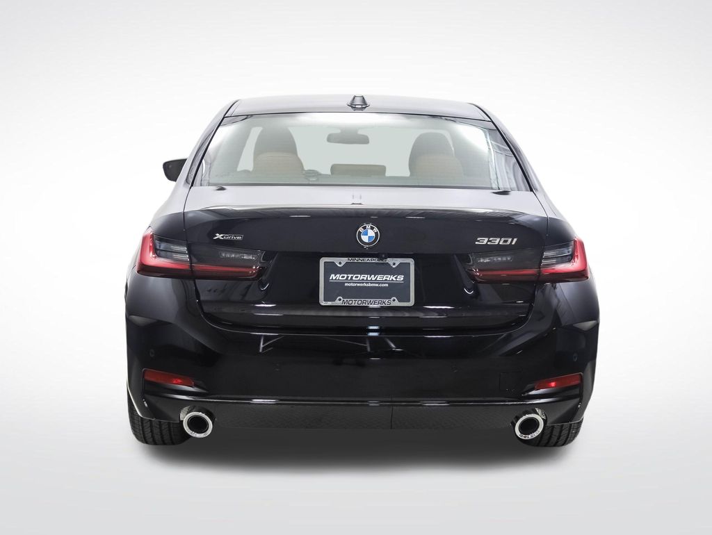 Thumbnail: 2026 BMW 3 Series - 4