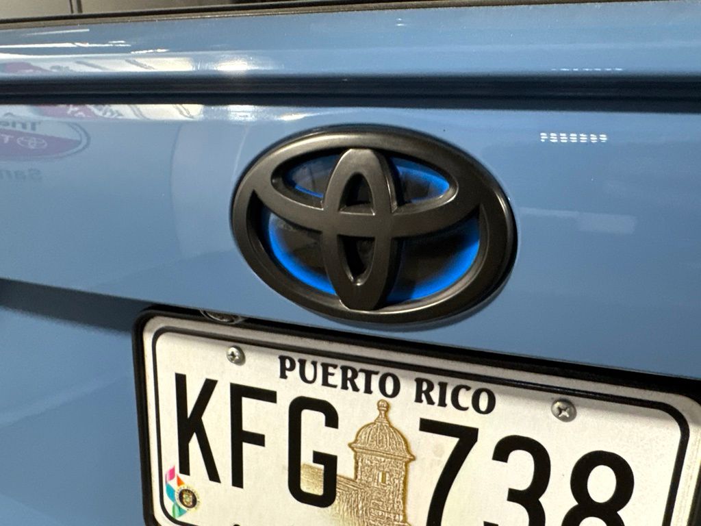 Thumbnail: 2023 Toyota RAV4 - 23