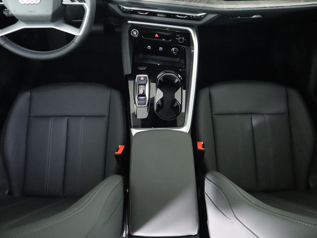 Thumbnail: 2025 Audi Q5 - 19