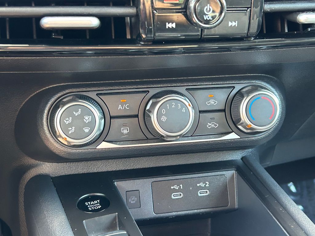 Used 2025 Nissan Kicks SUV