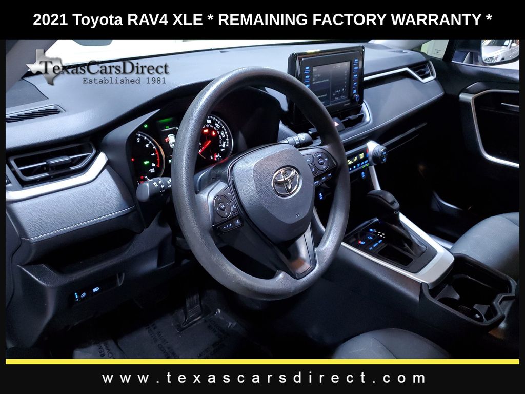 2021 Toyota RAV4 XLE 7