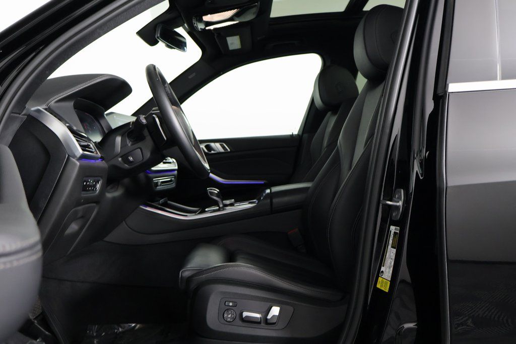 Thumbnail: 2020 BMW X5 - 10