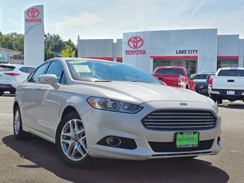 White Platinum Clearcoat Metallic 2013 Ford Fusion Sedan Front-Wheel Drive 6-Speed Automatic